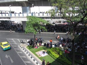 Demonstration... and the bridge to the train