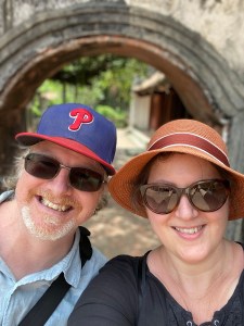 R and L at the temple of the kings